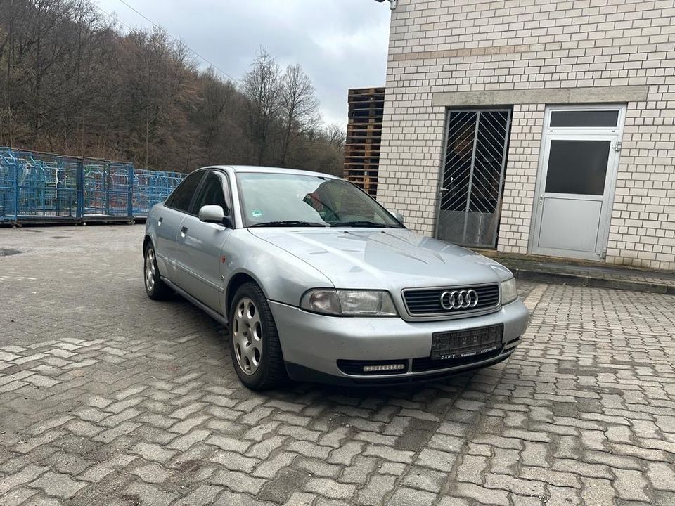 Audi A4 1.8 Limousine in Miltenberg