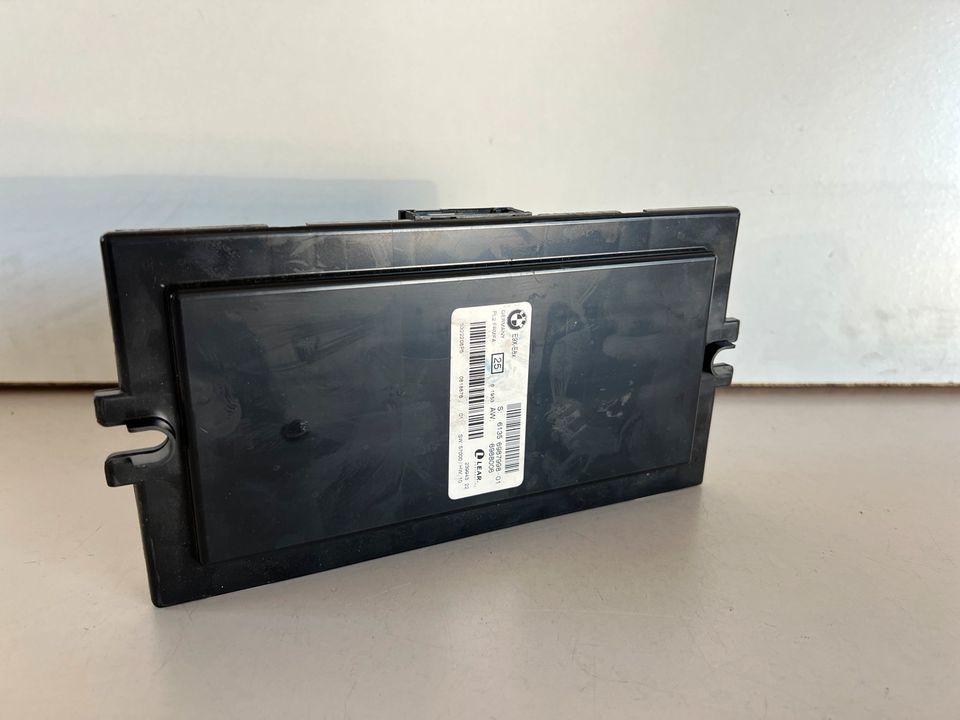 BMW E87 E90 E91 E92 E93 Licht Modul ECU Frm Fußraum in Hückelhoven