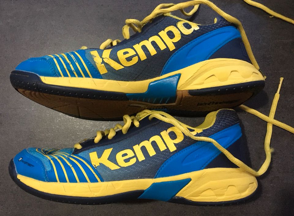 Paket Kempa Hallen Handball Turnschuhe Gr. 38 39 40 inkl. Vers. in Penzlin