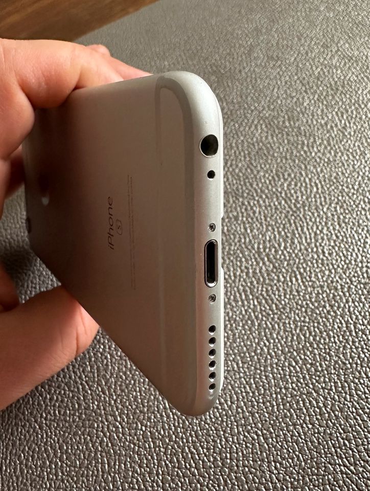 Apple iPhone 6s, Silber, 32 GB. Guter Zustand!! in Dorsten
