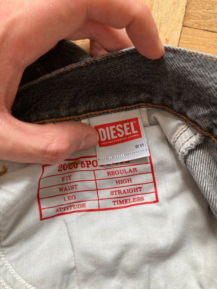 Graue Diesel Jeans, sehr guter Zustand in Dresden