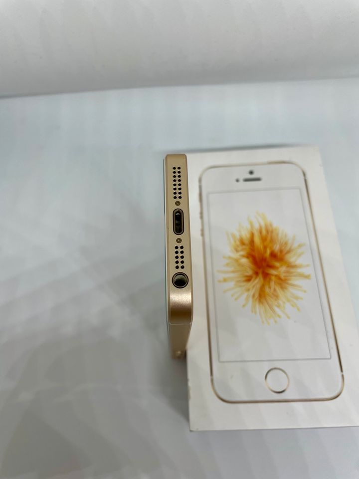 Apple iPhone SE 1. Gen 64GB gold OVP 2016 in Großenhain