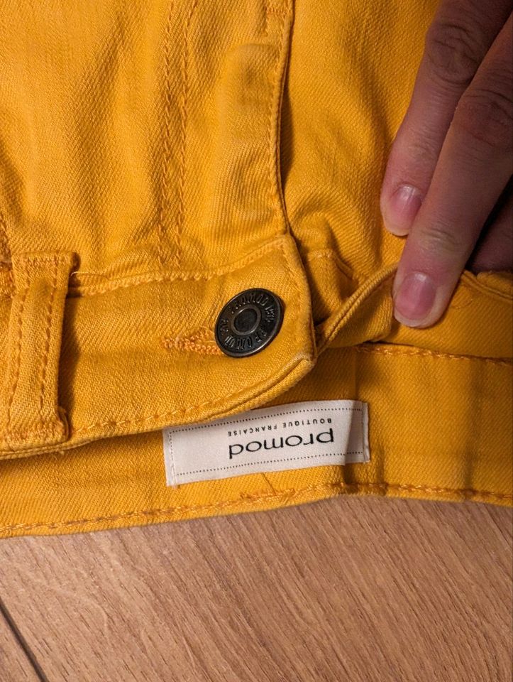 Shorts Promod xs 34 senfgelb kurze Hose in Meinerzhagen