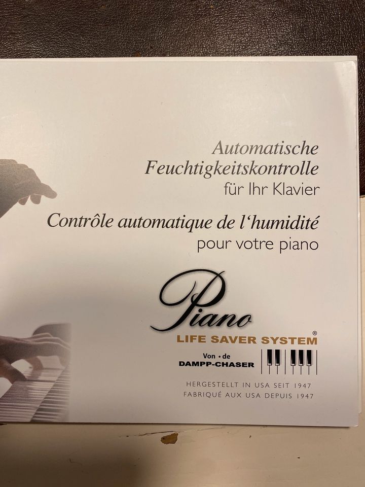 Feurich Klavier Modell 122 Universal weiß in Hamburg
