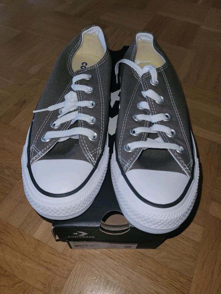 Neu/ungetragen: low chucks in Größe 36.5/6 in Eggenstein-Leopoldshafen