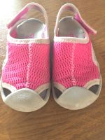 Crocs Badeschuhe Hausschuhe pink C8 Wuppertal - Vohwinkel Vorschau