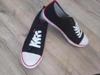 TOP NEU schwarz-weiß-rote Levi's Sneaker Gr. 44 Chucks Kiel - Meimersdorf-Moorsee Vorschau