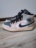 Nike Air Jordan 1 Mid Dirty Powder Iridescent Gr. 40 Nordrhein-Westfalen - Herne Vorschau