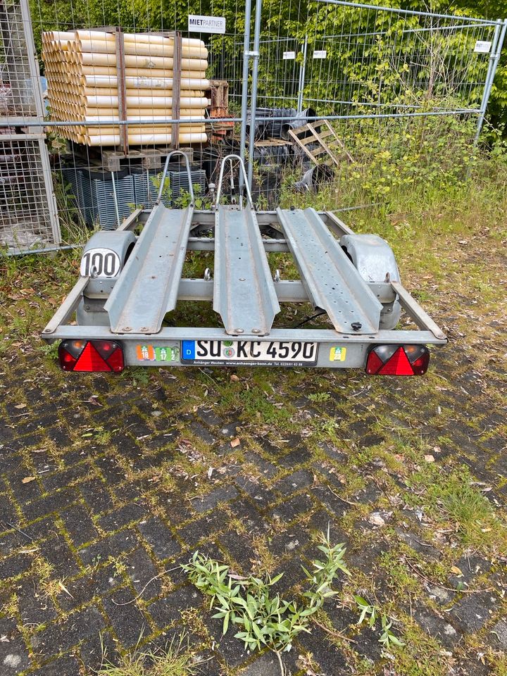 Motorradanhänger 850 kg gebremst in Alfter