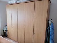 Schlafzimmerschrank Kleiderschrank 5 Türer Top in Schuss Nordrhein-Westfalen - Krefeld Vorschau