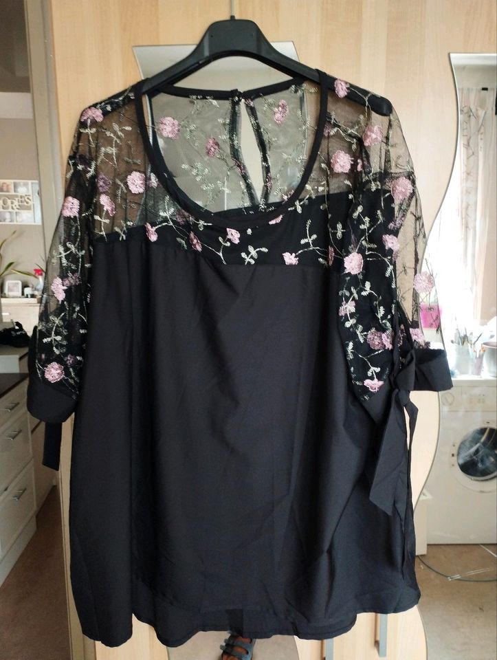 Shein Curve 4 Xxl schwarz mit Blumen in Kassel