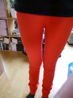 Review Jeans Hose rot orange koralle S 36 Nordrhein-Westfalen - Bergkamen Vorschau