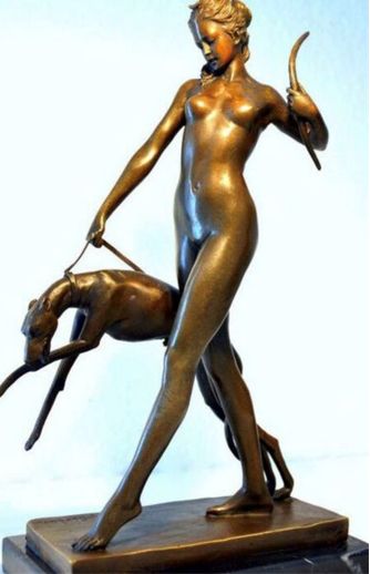 Bronze Skulptur bildschönes Kunstwerk Diana mit Dog auf Marmor in Potsdam