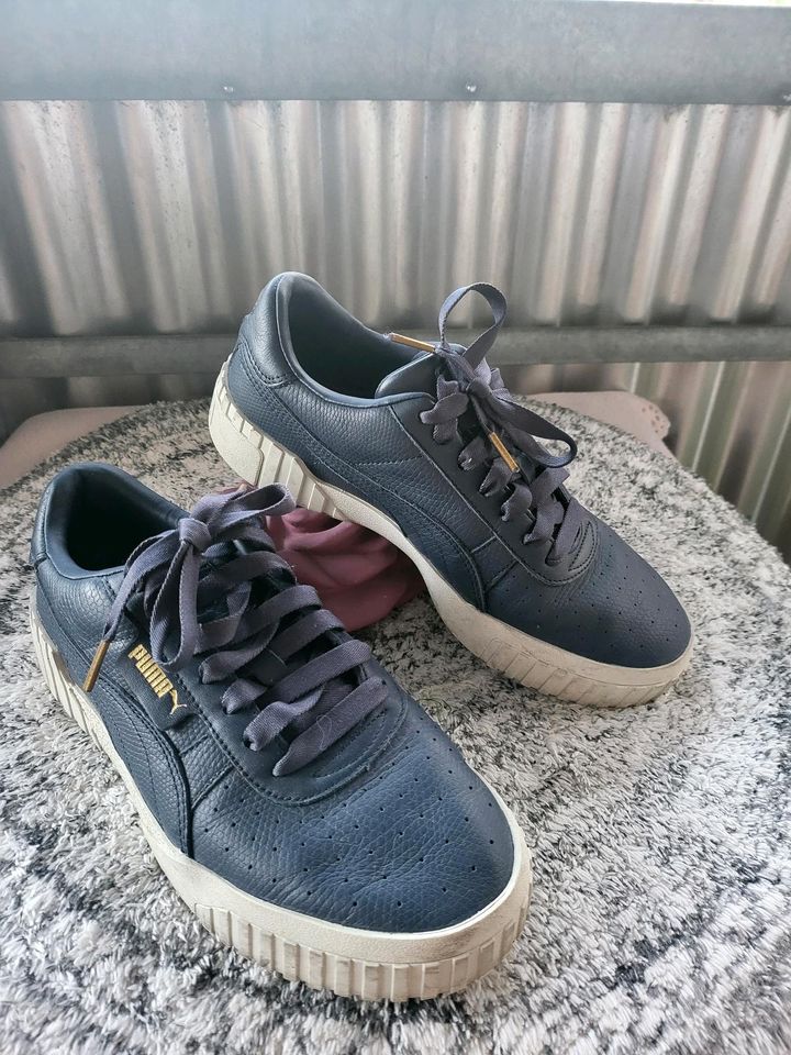 Puma Leder Sneakers in Stuttgart