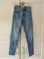 Zara Damen Jeans blau 34 Niedersachsen - Emden Vorschau