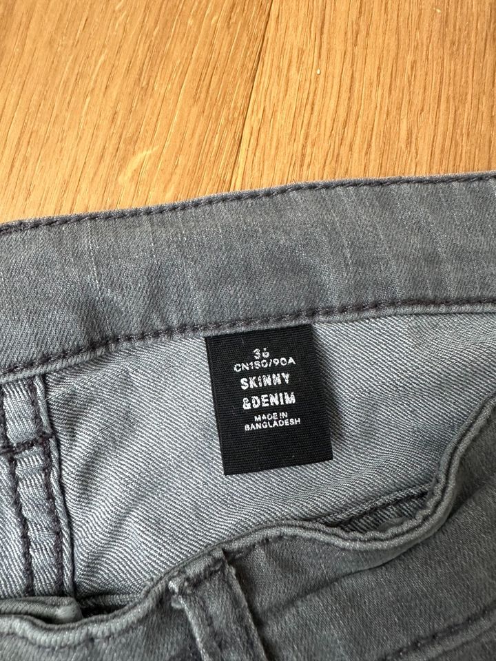 H&M Jeans grau Gr. 36 XXL in Eschweiler