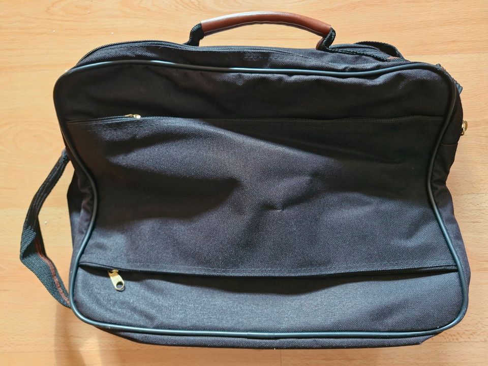 praktische Reisetasche Renato Rolando in Bielefeld