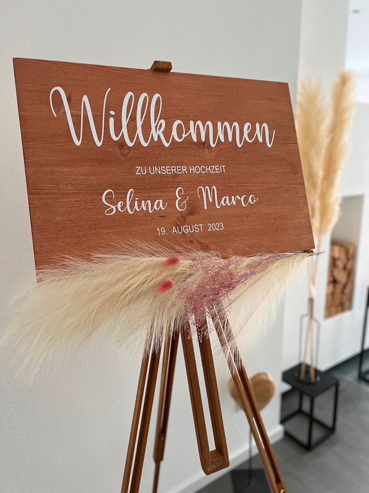 Willkommensschild aus Holz - Hochzeitsschild in Wain