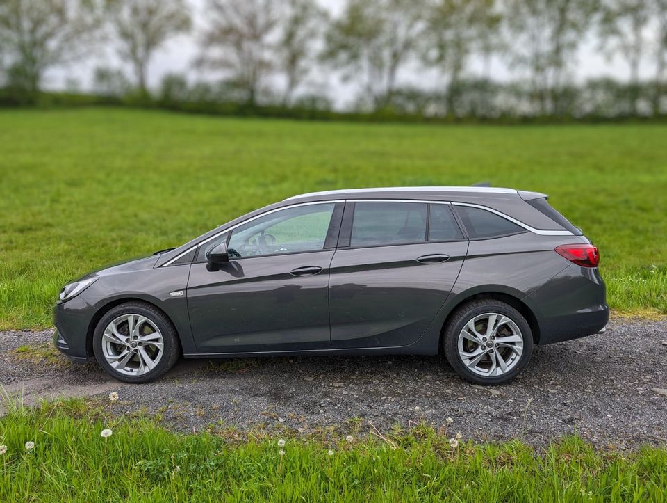 Opel Astra K Sports Tourer TÜV+Inspektion neu in Kreuztal