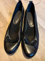 Ballerinas schwarz Leder mit Schleifchen Tamaris 39 Schleswig-Holstein - Ascheberg Vorschau