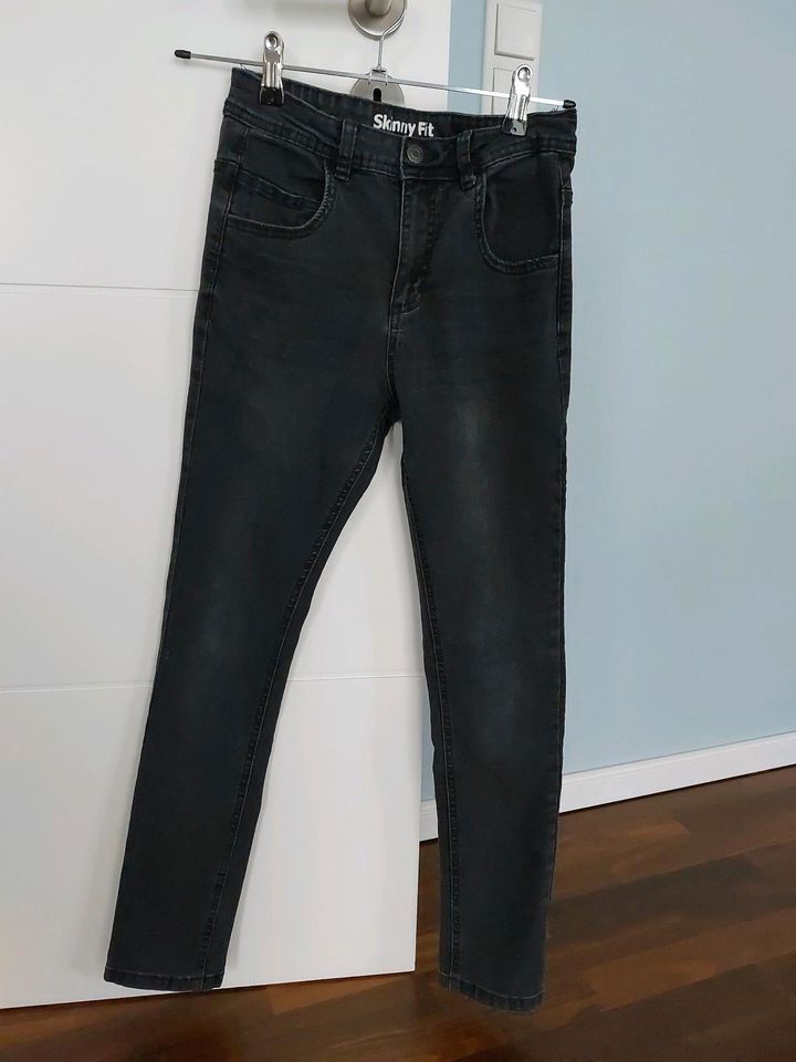 h&m Jeans Gr. 152 wie neu in Wachtendonk