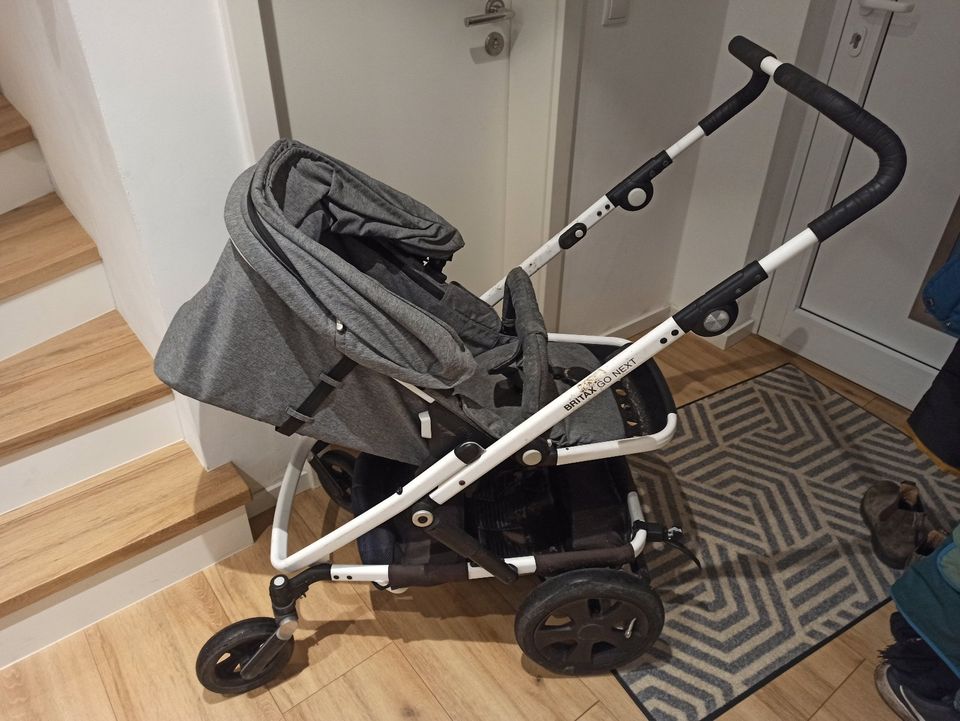 Britax Go Next Kinderwagen mit Babyschale und Maxi Cosi Adapter in Bielefeld