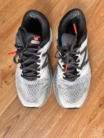 New Balance Sportschuhe Laufschuhe Größe 42 Hessen - Wiesbaden Vorschau