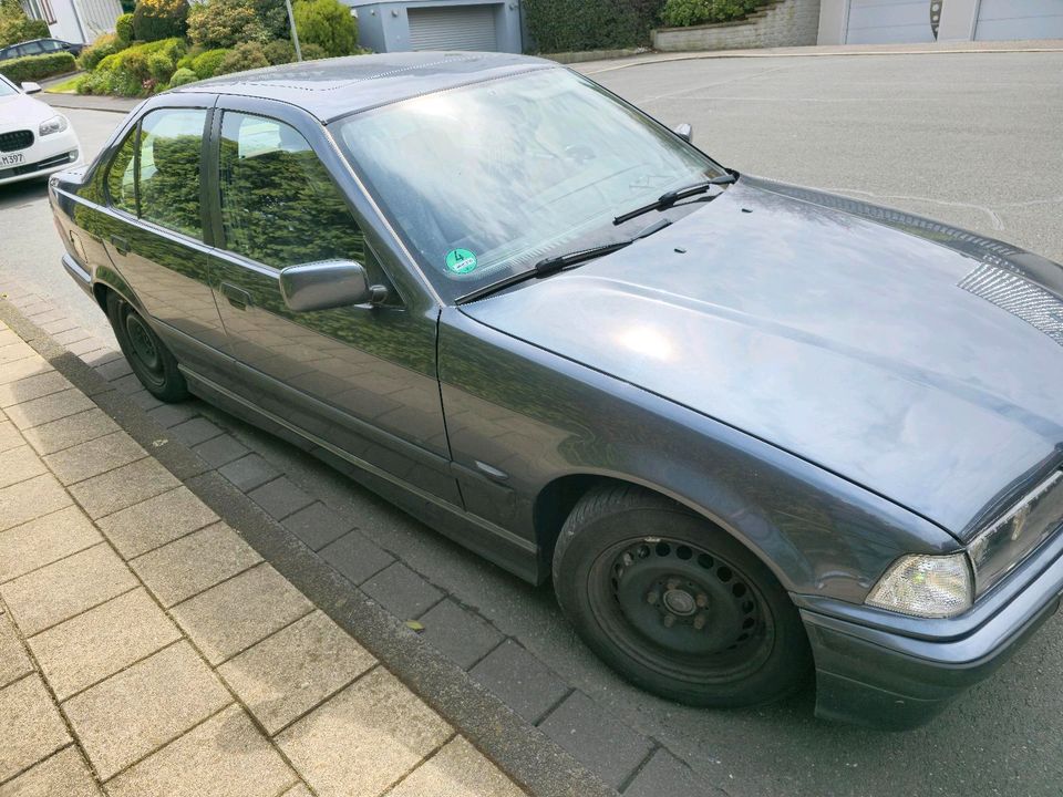 BMW E36 318i Limo in Velbert