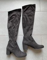 Overknee Stiefel aus Velours von H&M Gr. 36  wie NEU! Hamburg-Nord - Hamburg Eppendorf Vorschau