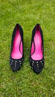 Daniela Katzenberger Pumps ,schwarz mit Nieten, Gr. 40 Nordrhein-Westfalen - Herten Vorschau