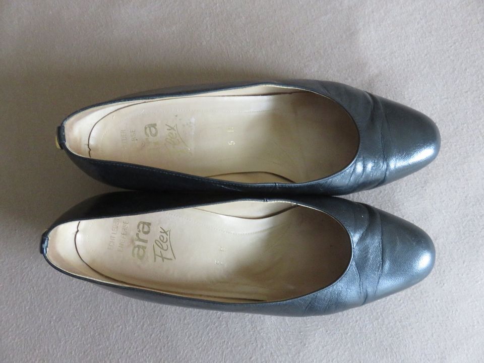 Elegante Damenschuhe von ara Flex Gr. 5 H,schwarz in Weilrod 