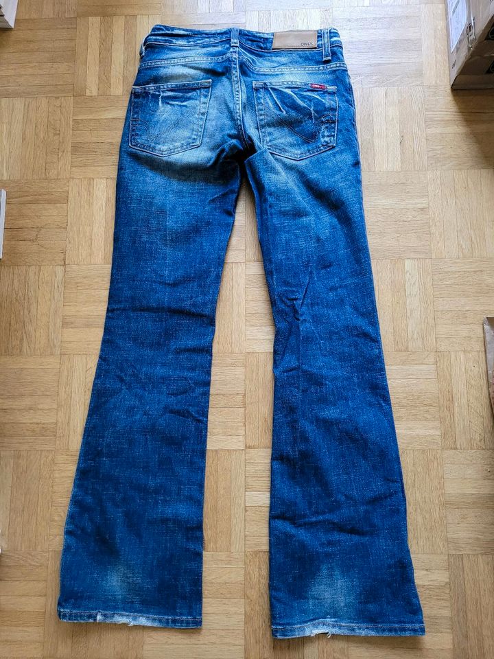 Only tolle Jeans mit Schlag Gr.36 lang in Bremen