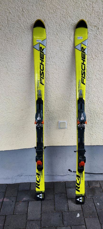 Ski Fischer RC 4 160cm in Königswinter