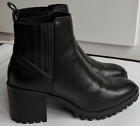 Zara Boots Absatz Blockabsatz Biker Stiefel Stiefeletten 36 München - Ludwigsvorstadt-Isarvorstadt Vorschau