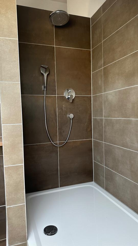 DG Wohnung, 3 Zimmer, mit Traum Dachterrasse, frisch renoviert in Oberndorf am Lech