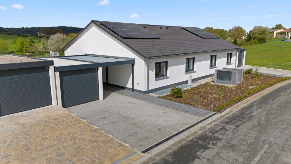 Erstbezug! Effizienzhaus 55 mit hochwertigster Ausstattung und unvergleichlichem Traumgrundstück in Thurnau