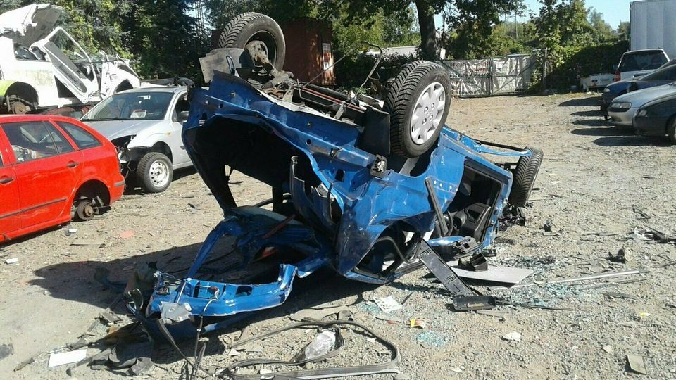 Auto zertrümmern in Offenbach für JGA Firmenfeiern Geburtstag in Offenbach