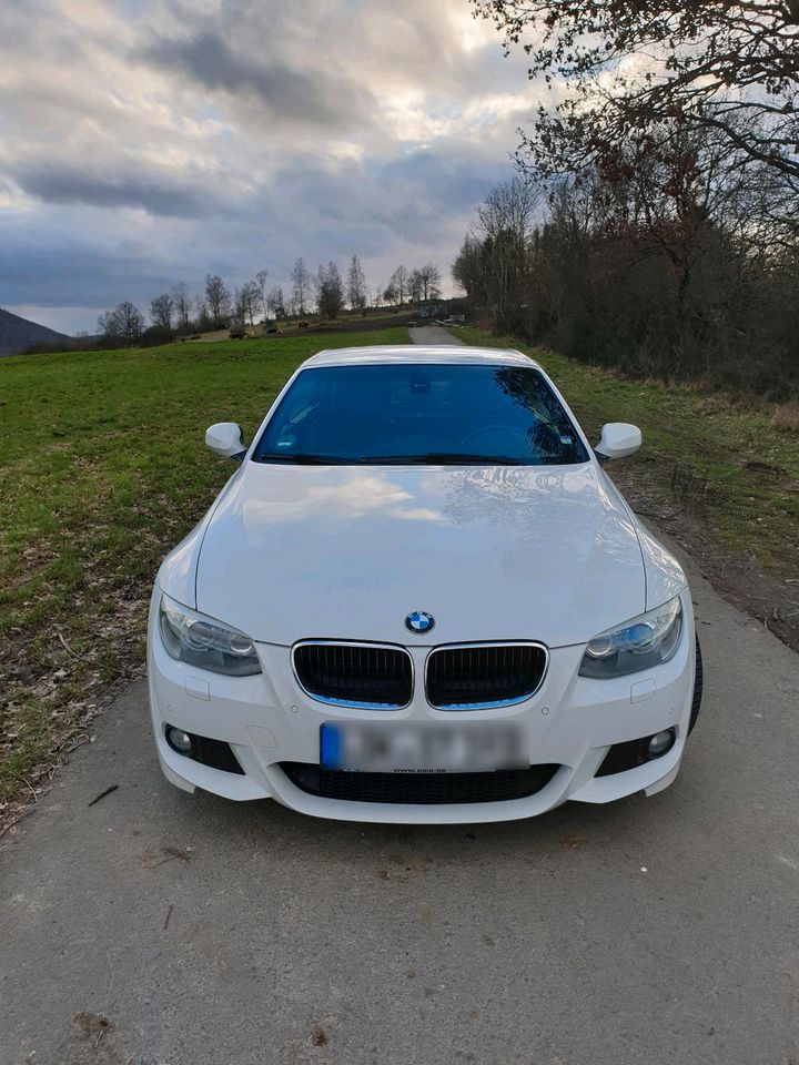 BMW Cabrio E93 320i M Vollpaket Scheckheftgepflegt in Sinn