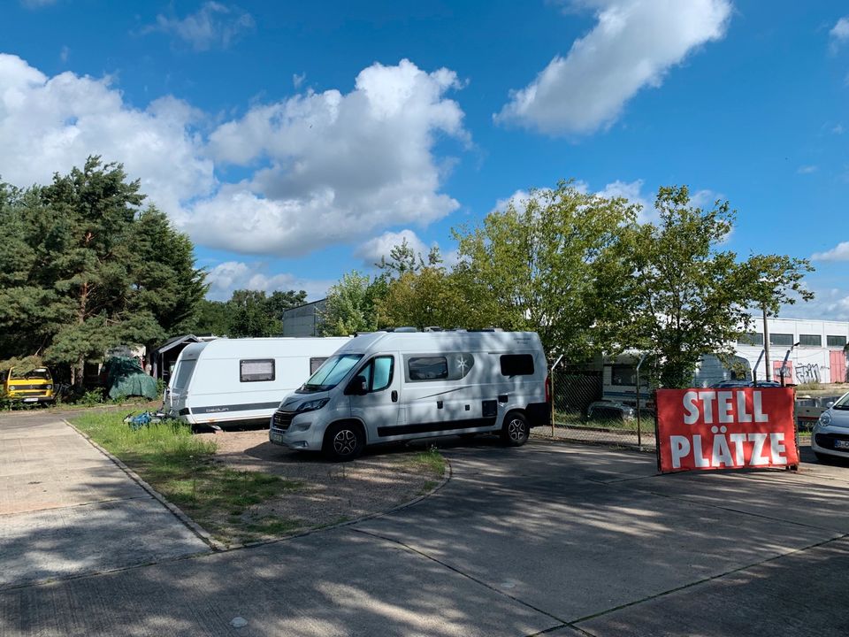 2 STELLPLÄTZE FREi 15€ WOHNWAGEN CONTAiNER BOOTE KFZ PKW in Berlin