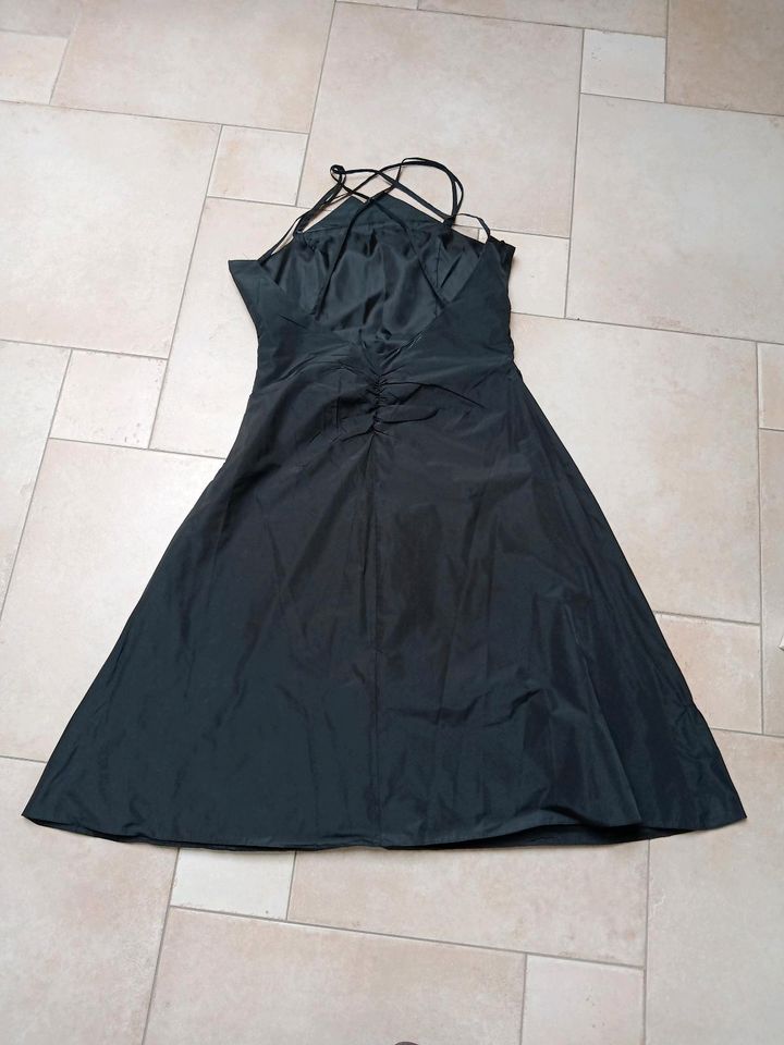 Damenkleid von SHE Gr.40 in Hennef (Sieg)