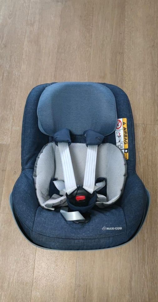 Maxi-Cosi Kindersitz 9m-4y 9-18kg 2-way-pearl + 2-way-fix ISOFIX in Fürstenwalde (Spree)