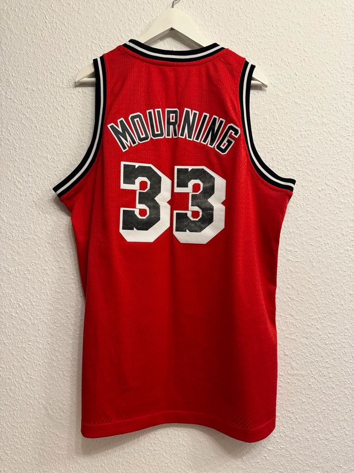 Adidas Hardwood Classics Alonzo Mourning Miami Heat Trikot Jersey in Petersberg