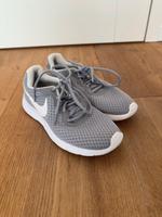 Nike Sneaker - neuwertig - Größe [37,5] Hamburg Barmbek - Hamburg Barmbek-Süd  Vorschau