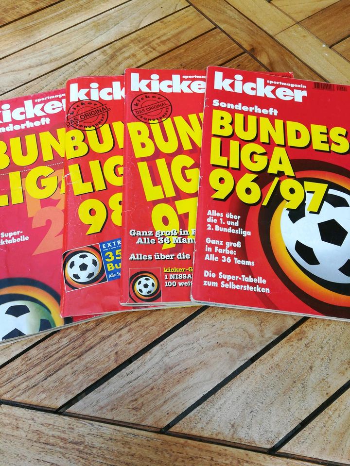 Kicker Sonderhefte Bundesliga 1990/1991 bis 1999/2000 in Bergisch Gladbach