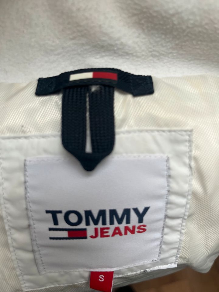 Tommy Jeans Jacke Größe S in Offenburg