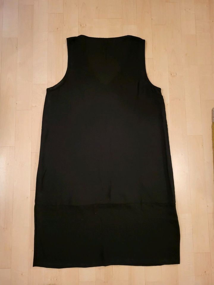 Schwarzes ärmelloses Kleid mit Pailetten • Größe 44 in Springe