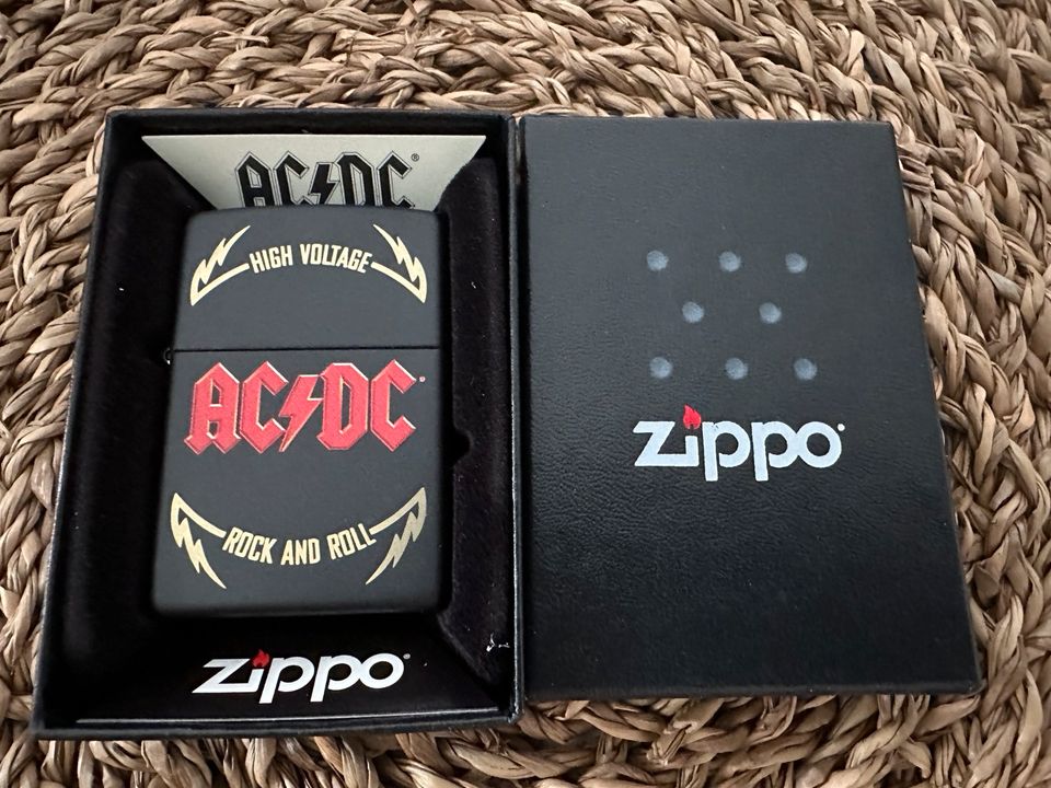 Orginal zippo AC/DC® Feuerzeug Feuerzeugbenzin in Duisburg