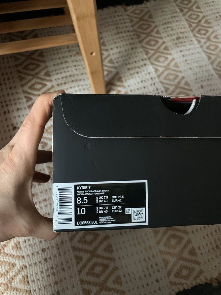 Nike Kyrie 7 Sold Out Sneaker NEU 42 Air Force Max in Berlin