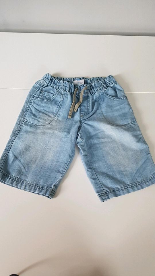 Jungen Shorts/Kurze Jeanshose,Größe 122 in Kiel