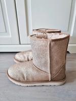 UGG Boots Stiefel Classic Short 2 Glitter gold, Gr. 38 Wandsbek - Hamburg Bramfeld Vorschau